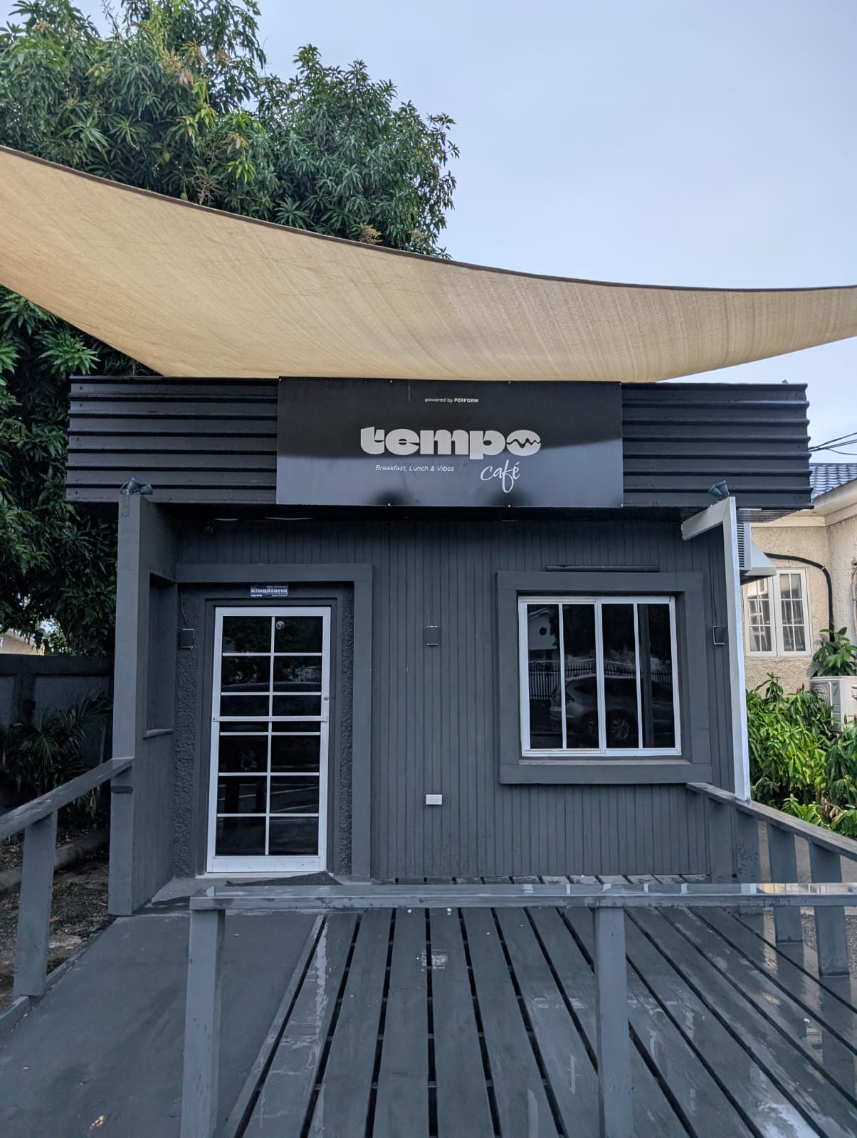 Tempo Cafe · Logo